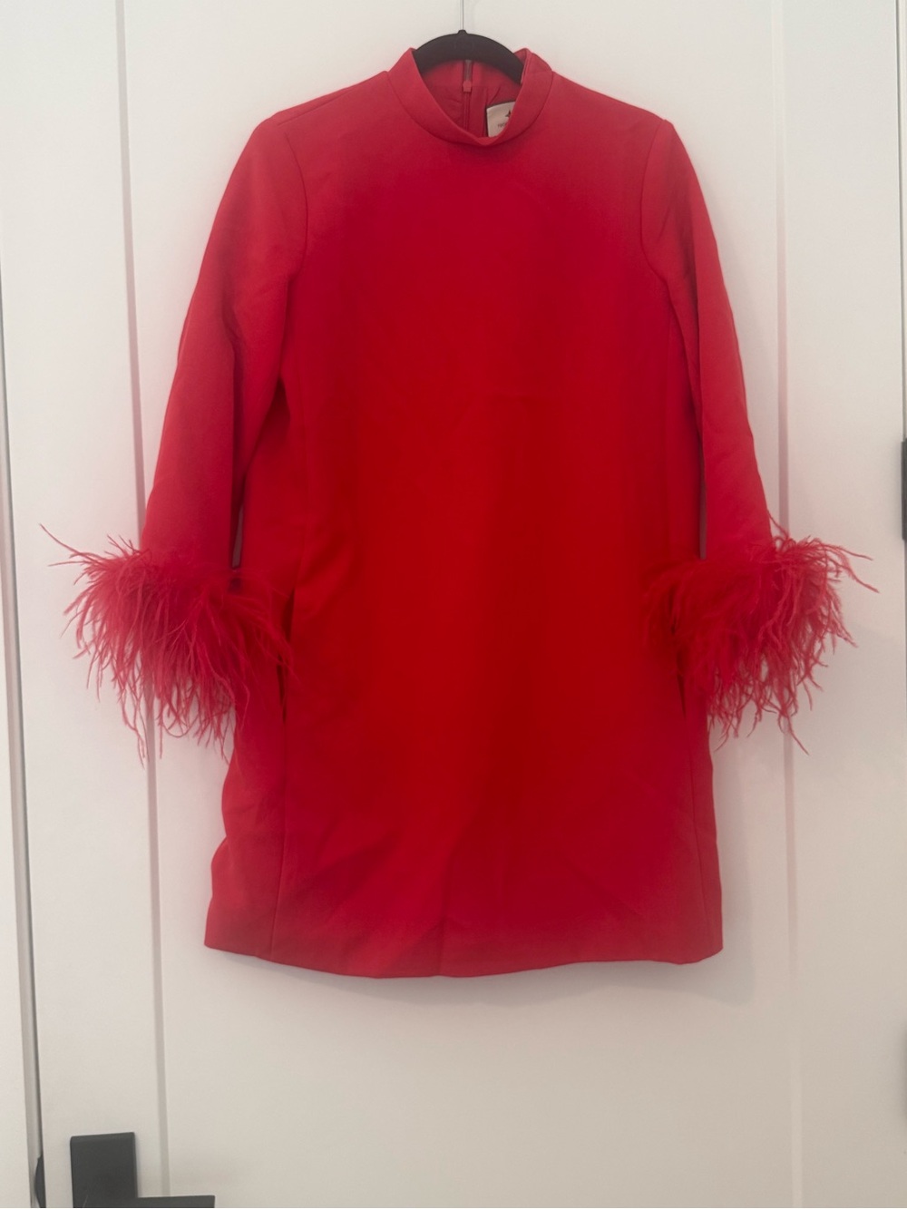 Tuckernuck Red Feather Mod Ellie Dress (size M).
